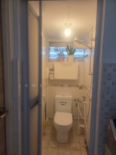 3 Ghim Moh Road, 3 Ghim Moh Road, Room Rental, 150 sqft, HDB Flat For Rent, by Jane Lim S C, 500133636 - Bathroom - PropertyGuru.com.sg