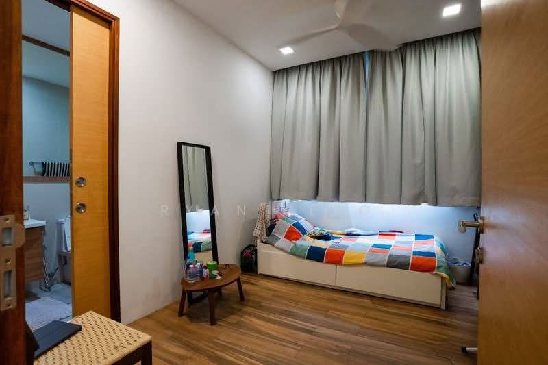 Priced to Sell – Renovated 2-Storey Semi-D | Near Kembangan MRT, , 4 Bedrooms, 4,000 sqft, Semi-Detached House For Sale, by Ryan Heng, 500133652 - Bedroom - PropertyGuru.com.sg