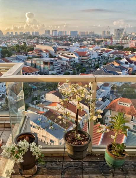 Grosvenor View, 1 Lengkong Empat, 2 Bedrooms, 1,300 sqft, Condominium For Sale, by Regine Cher, 500133684 - Balcony - PropertyGuru.com.sg