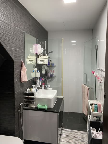 Loft @ Rangoon, 113 Rangoon Road, 1 Bedroom, 882 sqft, Condominium For Sale, by Benjamin Wee, 500133687 - Bathroom - PropertyGuru.com.sg