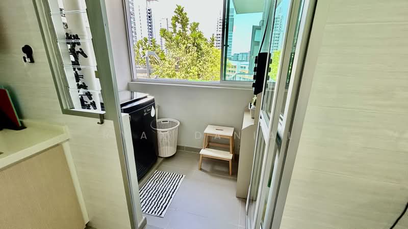 421A Northshore Drive, 421A Northshore Drive, 2 Bedrooms, 732 sqft, HDB Flat For Sale, by Ryan Danial, 500133708 - Service Balcony - PropertyGuru.com.sg