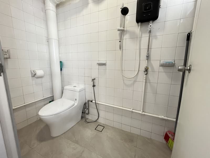 113 Lorong 3 Geylang, 113 Lorong 3 Geylang, 3 Bedrooms, 1,119 sqft, HDB Flat For Sale, by Wini Chua, 500133719 - Bathroom - PropertyGuru.com.sg