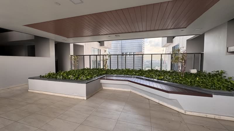 J Gateway, 2 Gateway Drive, 3 Bedrooms, 970 sqft, Condominium For Rent, by Maggie Deng, 500133746 - Exterior - PropertyGuru.com.sg