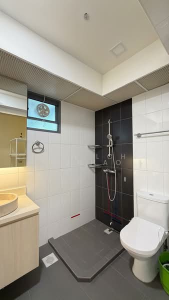 315B Punggol Way, 315B Punggol Way, 3 Bedrooms, 1,001 sqft, HDB Flat For Sale, by Jose Loh Zhenhao, 500133773 - Bathroom - PropertyGuru.com.sg