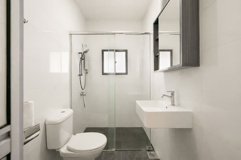 Fuyong Estate, , 4 Bedrooms, 2,740 sqft, Semi-Detached House For Rent, by Warren Chan, 500133781 - Bathroom - PropertyGuru.com.sg