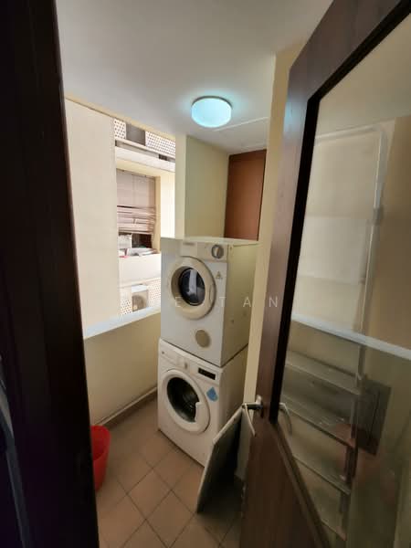 Dover Parkview, 36 Dover Rise, 2 Bedrooms, 969 sqft, Condominium For Rent, by Zoe Tan, 500133790 - Yard - PropertyGuru.com.sg