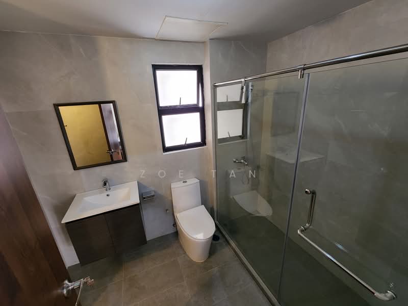 Dover Parkview, 36 Dover Rise, 2 Bedrooms, 969 sqft, Condominium For Rent, by Zoe Tan, 500133790 - Bathroom - PropertyGuru.com.sg
