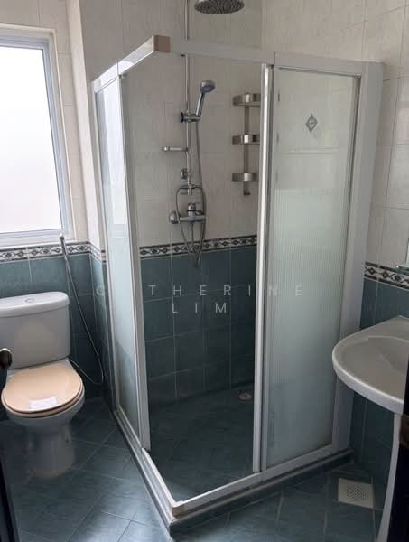 Westville, Westwood Avenue, Room Rental, 450 sqft, Terraced House For Rent, by Catherine Lim, 500133792 - Bathroom - PropertyGuru.com.sg
