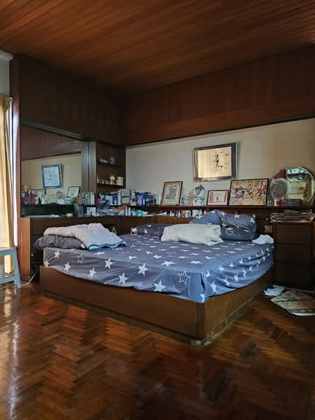 1KM to Tao Nan! Rare 3-Storey Semi-D | Huge 5,710 sqft Land | Only 14XX PSF, , 7 Bedrooms, 4,200 sqft, Semi-Detached House For Sale, by Ryan Heng, 500133816 - Bedroom - PropertyGuru.com.sg