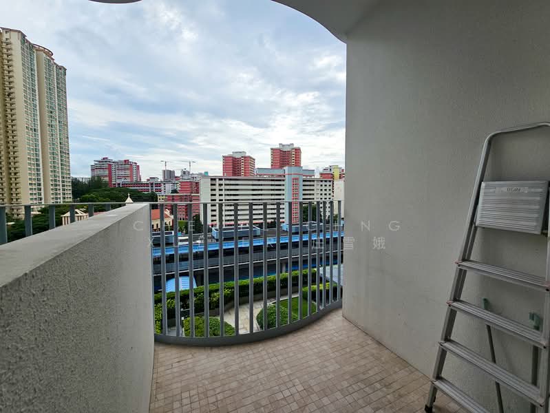 Queens Peak, 1 Dundee Road, 2 Bedrooms, 495 sqft, Condominium For Rent, by Cheryl Chng Xue'Er 庄雪娥, 500133820 - Balcony - PropertyGuru.com.sg