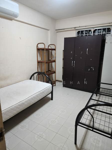 303 Jurong East Street 32, 303 Jurong East Street 32, 2 Bedrooms, 721 sqft, HDB Flat For Rent, by Mrs Roshan, 500133821 - Bedroom - PropertyGuru.com.sg