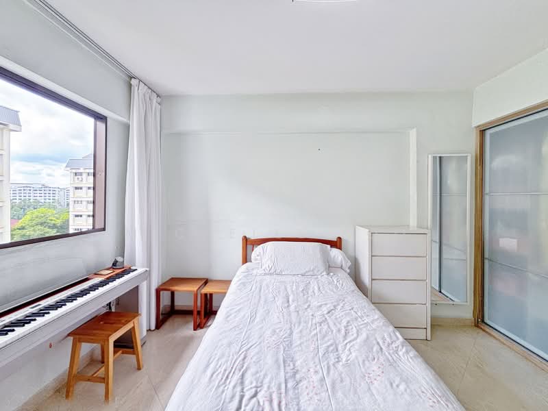 855 Woodlands Street 83, 855 Woodlands Street 83, 3 Bedrooms, 904 sqft, HDB Flat For Sale, by Michelle Koo, 500133827 - Bedroom - PropertyGuru.com.sg