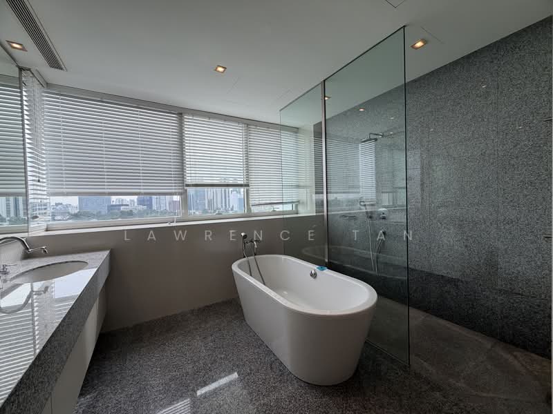 Grange Residences, 95 Grange Road, 4 Bedrooms, 2,583 sqft, Condominium For Rent, by Lawrence Tan, 500133828 - Master Bedroom attached Bathroom - PropertyGuru.com.sg