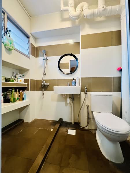 751 Pasir Ris Street 71, 751 Pasir Ris Street 71, 3 Bedrooms, 1,356 sqft, HDB Flat For Sale, by David Lee, 500133837 - Bathroom - PropertyGuru.com.sg