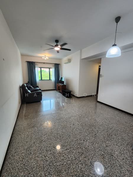 Stratford Court, 41A Bedok Ria Crescent, 3 Bedrooms, 1,152 sqft, Condominium For Sale, by Har Choong Wei, 500133870 - Living Room - PropertyGuru.com.sg
