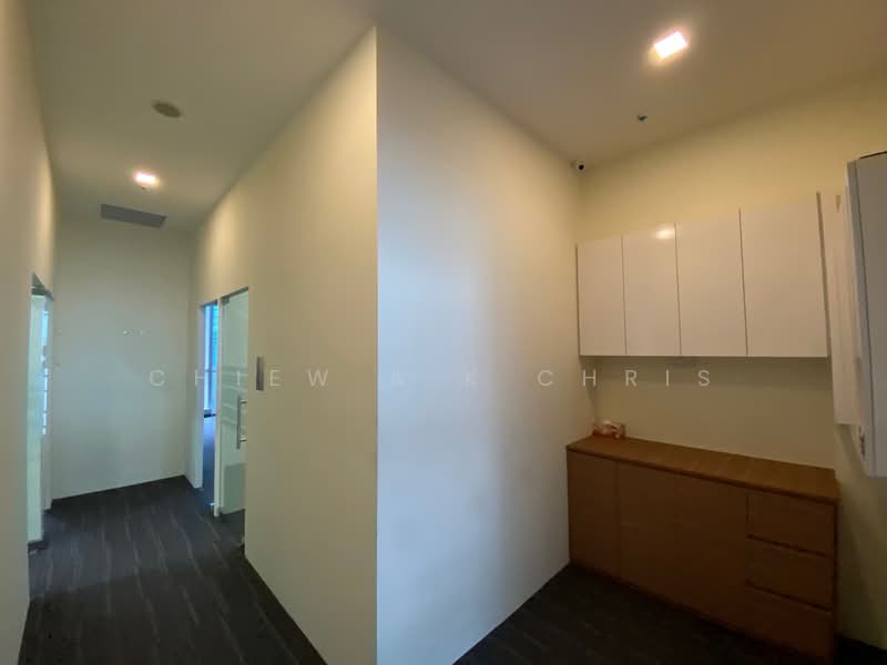 SBF Center, 160 Robinson Road, 667 sqft, Office For Rent, by Chiew A K Chris, 500133897 - Corridor - CommercialGuru.com.sg