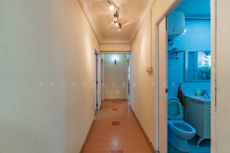 612 Choa Chu Kang Street 62, 612 Choa Chu Kang Street 62, 4 Bedrooms, 1,421 sqft, HDB Flat For Sale, by ADNIX LIU, 500133917 - Corridor - PropertyGuru.com.sg