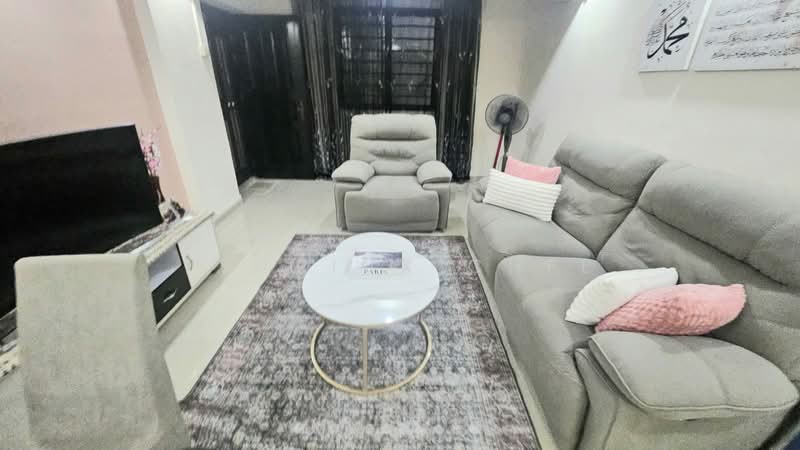 91 Paya Lebar Way, 91 Paya Lebar Way, 2 Bedrooms, 721 sqft, HDB Flat For Sale, by Patrick Chee, 500133918 - Living Room - PropertyGuru.com.sg
