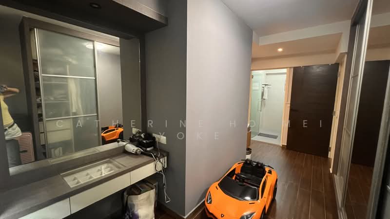 426C Yishun Avenue 11, 426C Yishun Avenue 11, 3 Bedrooms, 92 sqft, HDB Flat For Sale, by Catherine Ho Mei Yoke, 500133935 - Bedroom converted to Walk-in wardrobe - PropertyGuru.com.sg