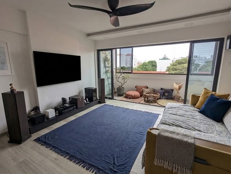 132 Geylang East Avenue 1, 132 Geylang East Avenue 1, 3 Bedrooms, 1,572 sqft, HDB Flat For Rent, by Andy Ling 凌志泉, 500133940 - Living Room - PropertyGuru.com.sg