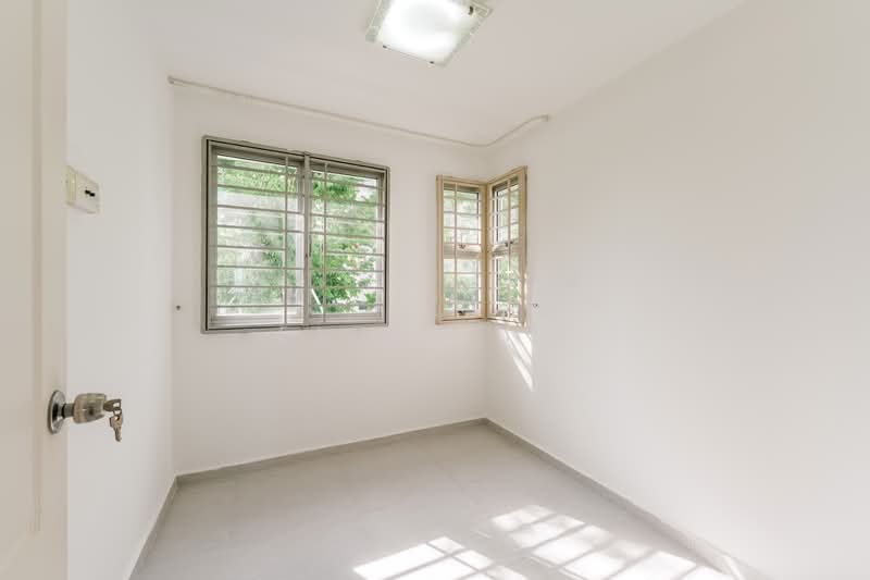 47 Marine Crescent, 47 Marine Crescent, 2 Bedrooms, 700 sqft, HDB Flat For Sale, by Elena Ng, 500133946 - Store/maids room - PropertyGuru.com.sg