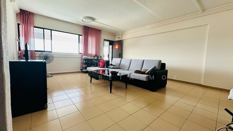658 Hougang Avenue 8, 658 Hougang Avenue 8, 3 Bedrooms, 1,119 sqft, HDB Flat For Sale, by Elizabeth Mok, 500133962 - Living Room - PropertyGuru.com.sg