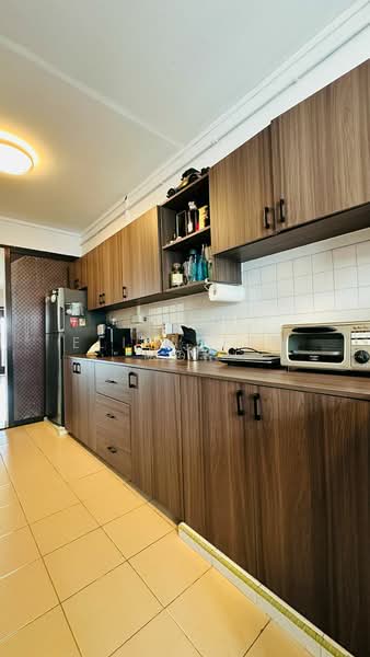 658 Hougang Avenue 8, 658 Hougang Avenue 8, 3 Bedrooms, 1,119 sqft, HDB Flat For Sale, by Elizabeth Mok, 500133962 - Kitchen - PropertyGuru.com.sg