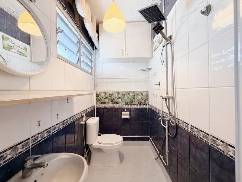 190 Pasir Ris Street 12, 190 Pasir Ris Street 12, 3 Bedrooms, 1,140 sqft, HDB Flat For Sale, by Bertram Chen, 500133967 - Bathroom - PropertyGuru.com.sg