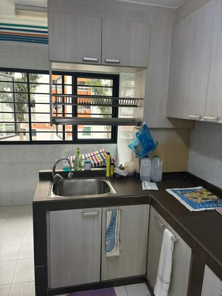 218 Serangoon Avenue 4, 218 Serangoon Avenue 4, 3 Bedrooms, 980 sqft, HDB Flat For Rent, by Julie Goh, 500133979 - Kitchen - PropertyGuru.com.sg