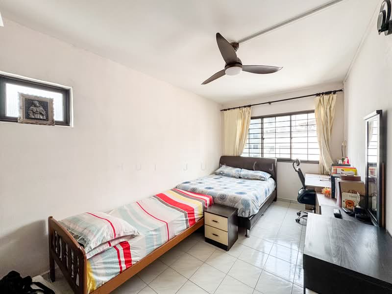 721 Jurong West Avenue 5, 721 Jurong West Avenue 5, 3 Bedrooms, 1,302 sqft, HDB Flat For Sale, by Lee Hui Jun (Joy), 500134021 - Bedroom 2 - PropertyGuru.com.sg