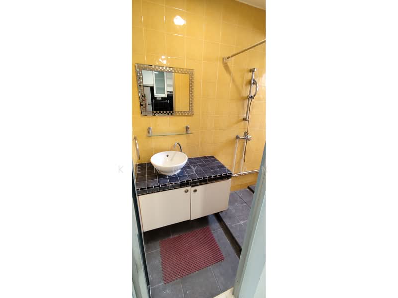 102 Henderson Crescent, 102 Henderson Crescent, 2 Bedrooms, 861 sqft, HDB Flat For Rent, by Kenny Tan, 500134026 - Bathroom - PropertyGuru.com.sg