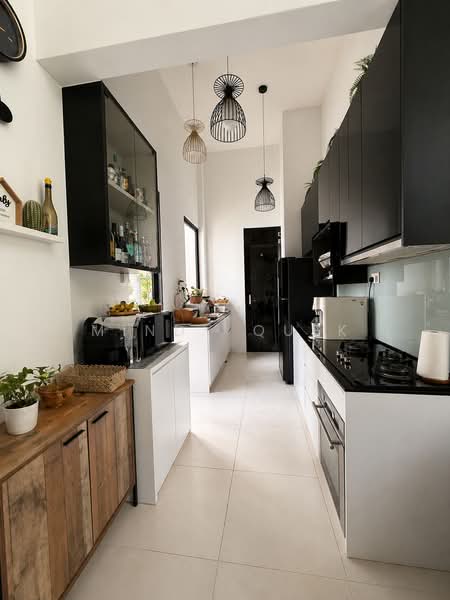 Foresque Residences, 101 Petir Road, 3 Bedrooms, 1,528 sqft, Condominium For Sale, by Mindy Quek, 500134027 - Kitchen - PropertyGuru.com.sg