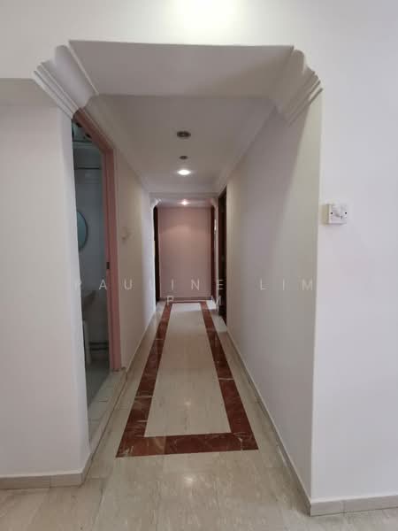 941 Hougang Street 92, 941 Hougang Street 92, 3 Bedrooms, 1,241 sqft, HDB Flat For Rent, by Pauline Lim P M, 500134036 - Corridor - PropertyGuru.com.sg