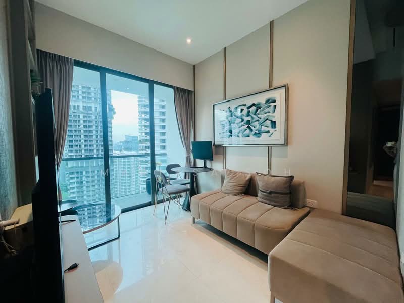 8 Saint Thomas, 8 Saint Thomas Walk, 4 Bedrooms, 1,690 sqft, Condominium For Sale, by Marissa Soh, 500134053 - Living Room - PropertyGuru.com.sg