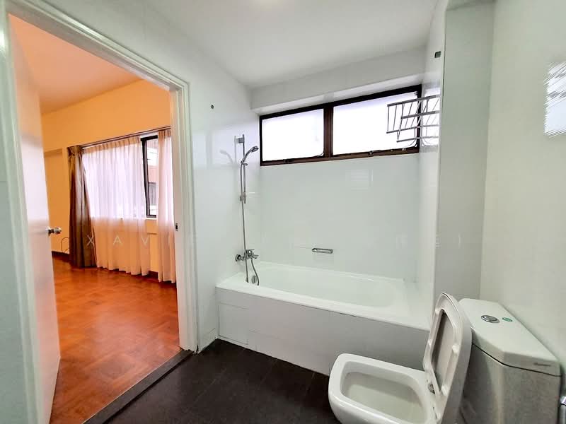 The Cairnhill, 4 Cairnhill Rise, 4 Bedrooms, 2,788 sqft, Condominium For Rent, by Xavier Aw (欧伟廷), 500134055 - Bathroom - PropertyGuru.com.sg
