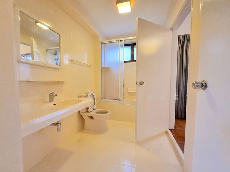 The Cairnhill, 4 Cairnhill Rise, 4 Bedrooms, 2,788 sqft, Condominium For Rent, by Xavier Aw (欧伟廷), 500134055 - Bathroom - PropertyGuru.com.sg