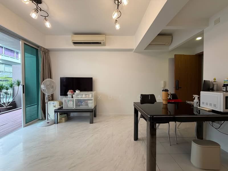 Suites at Orchard, 38 Handy Road, 1 Bedroom, 893 sqft, Condominium For Sale, by Siok Xue Qian, 500134057 - Living Room - PropertyGuru.com.sg