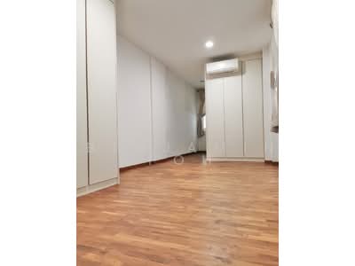 For Sale - MOVE IN TERR, UNBLOCKED AND MINS TO MRT!!
