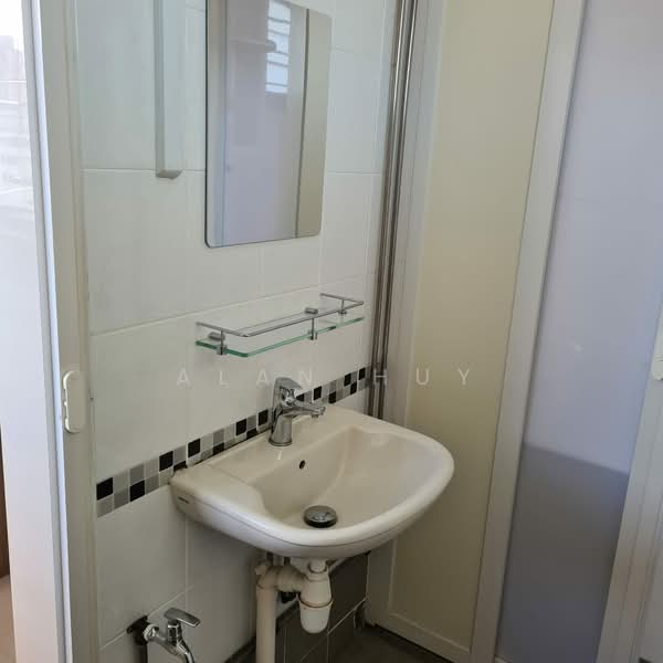111 Bishan Street 12, 111 Bishan Street 12, Room Rental, 200 sqft, HDB Flat For Rent, by Alan Huy, 500134061 - Bathroom - PropertyGuru.com.sg