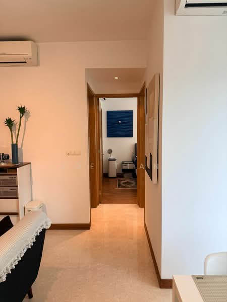 One Oxley Rise, 1 Oxley Rise, 2 Bedrooms, 721 sqft, Apartment For Rent, by Zoe Tian, 500134062 - Corridor - PropertyGuru.com.sg