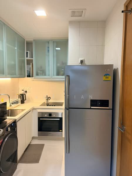 One Oxley Rise, 1 Oxley Rise, 2 Bedrooms, 721 sqft, Apartment For Rent, by Zoe Tian, 500134062 - Kitchen - PropertyGuru.com.sg
