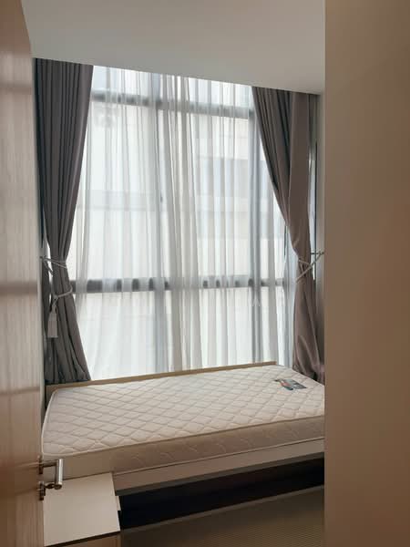 One Oxley Rise, 1 Oxley Rise, 2 Bedrooms, 721 sqft, Apartment For Rent, by Zoe Tian, 500134062 - Bedroom - PropertyGuru.com.sg