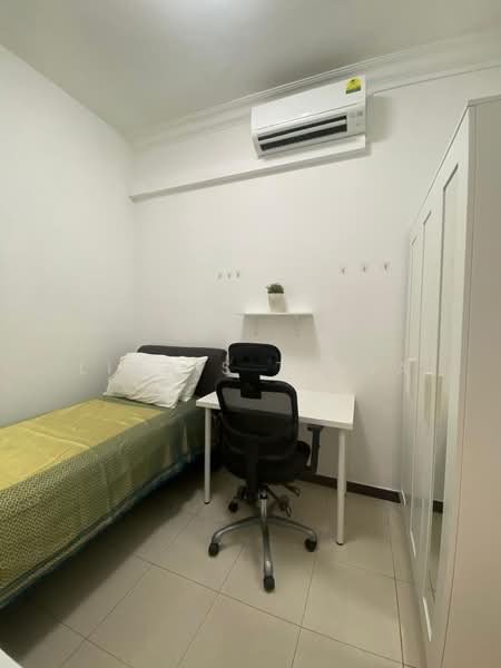 Astoria Park, 28 Lorong Mydin, Room Rental, 150 sqft, Condominium For Rent, by Lina S Tedja, 500134063 - Bedroom - PropertyGuru.com.sg