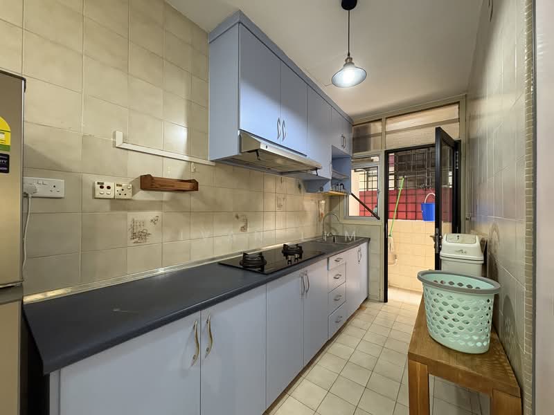 Spanish Village, 60 Farrer Road, 2 Bedrooms, 775 sqft, Condominium For Rent, by Ivan Lim, 500134064 - Kitchen - PropertyGuru.com.sg
