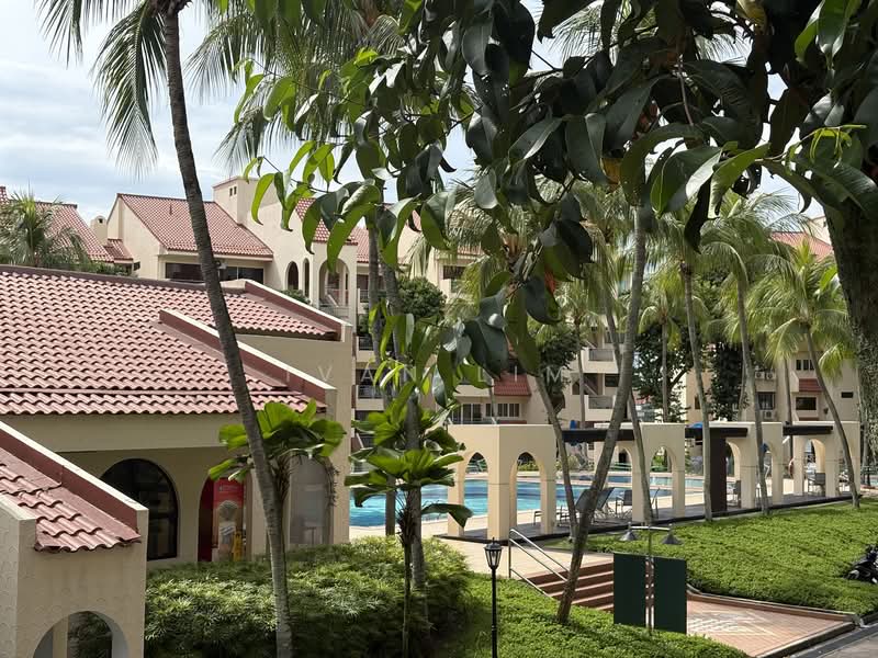 Spanish Village, 60 Farrer Road, 2 Bedrooms, 775 sqft, Condominium For Rent, by Ivan Lim, 500134064 - Swimming pool - PropertyGuru.com.sg