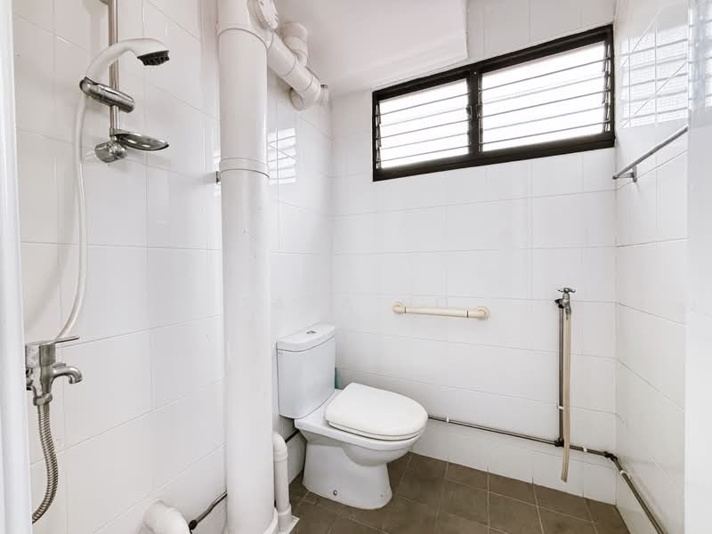 536 Ang Mo Kio Avenue 10, 536 Ang Mo Kio Avenue 10, 3 Bedrooms, 1,001 sqft, HDB Flat For Sale, by Sara Ho, 500134069 - Bathroom - PropertyGuru.com.sg