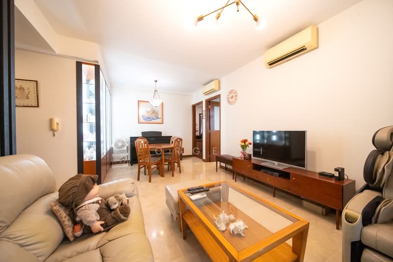 Burlington Square, 175 Bencoolen Street, 1 Bedroom, 732 sqft, Apartment For Sale, by George Li, 500134074 - Living Room - PropertyGuru.com.sg
