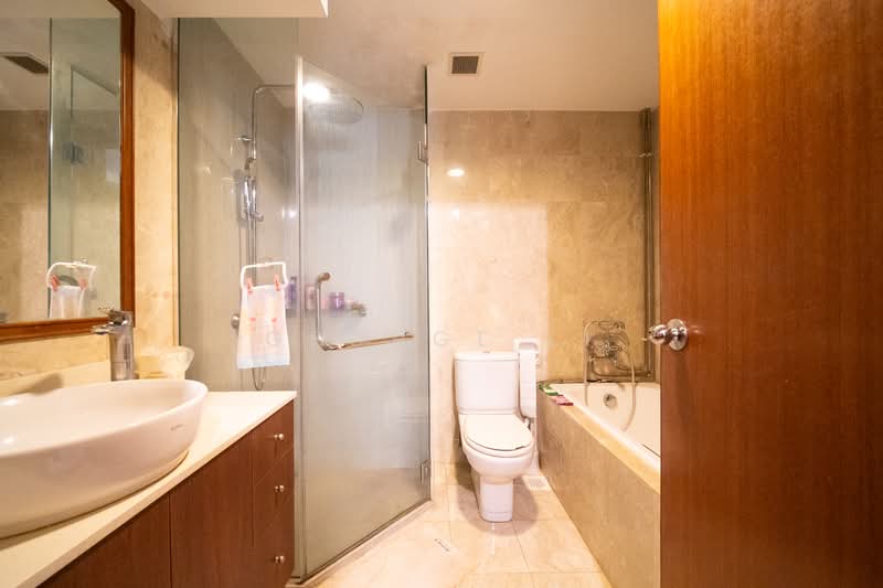 Burlington Square, 175 Bencoolen Street, 1 Bedroom, 732 sqft, Apartment For Sale, by George Li, 500134074 - Bathroom - PropertyGuru.com.sg