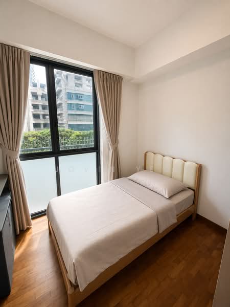 J Gateway, 2 Gateway Drive, 2 Bedrooms, 689 sqft, Condominium For Rent, by Jovin Yeo, 500134078 - Bedroom - PropertyGuru.com.sg