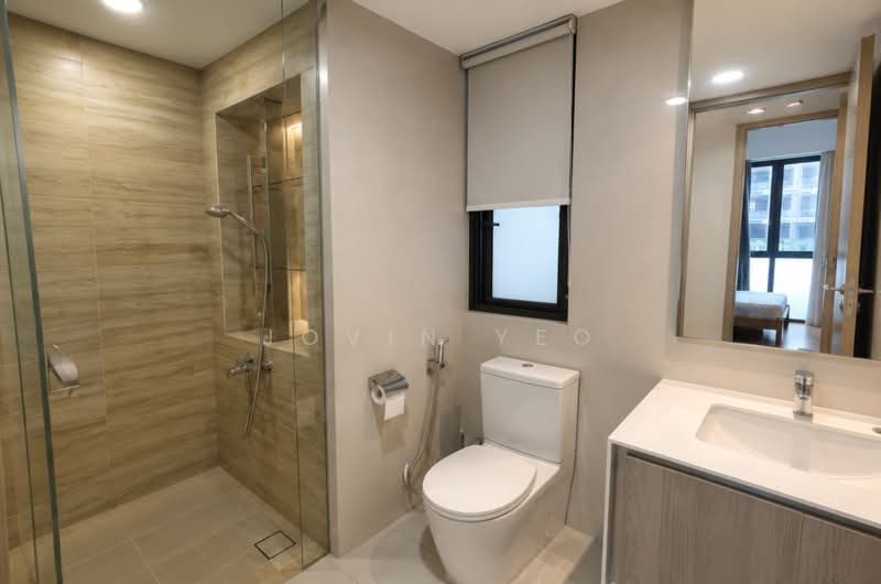 J Gateway, 2 Gateway Drive, 2 Bedrooms, 689 sqft, Condominium For Rent, by Jovin Yeo, 500134078 - Bathroom - PropertyGuru.com.sg